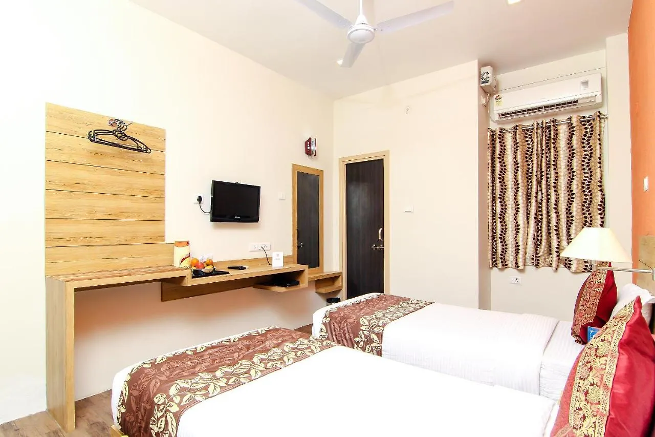 Hotel R B International Varanasi