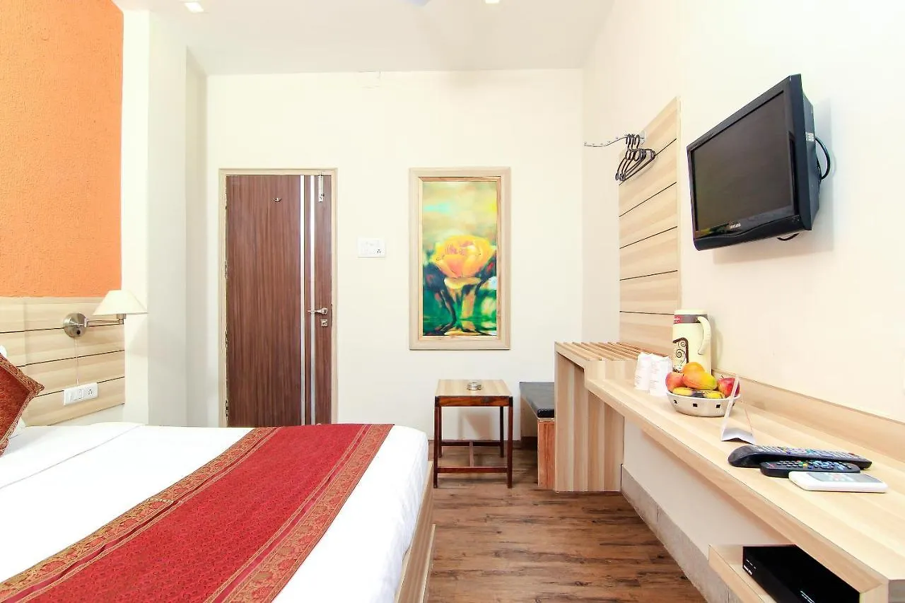 Hotel R B International Varanasi